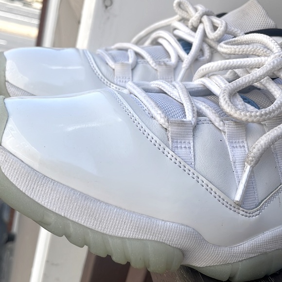 Jordan 11 Retro Low Legends Blue - Picture 3 of 3